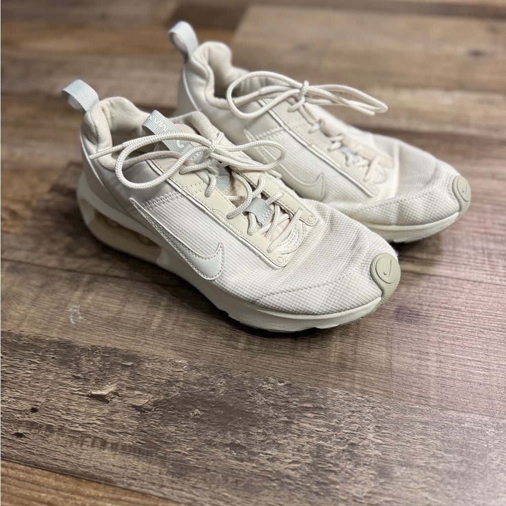 Nike Air Max Sneakers Women’s 6.5 | Cream / Ivory Athletic Shoes